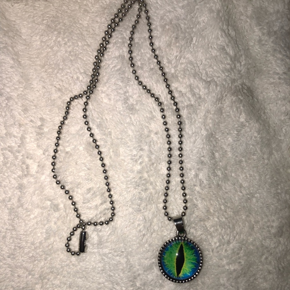 Cat eye necklace